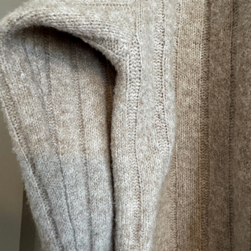 Universal Thread Ribbed Turtleneck Sweater - Picture 4 of 6